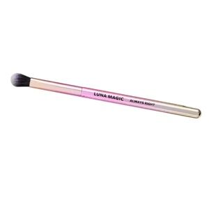 3/$20 Luna Magic Always Right Diffused Blending Brush